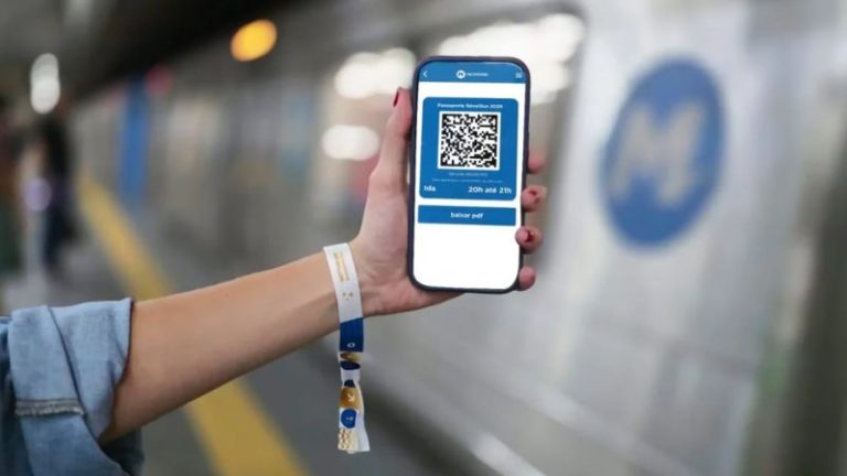 Réveillon no Rio: MetrôRio inicia venda de passaporte especial para Copacabana