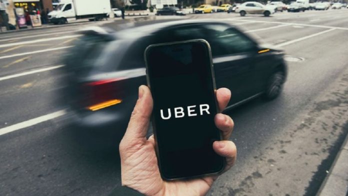 máscara por escrito Lara