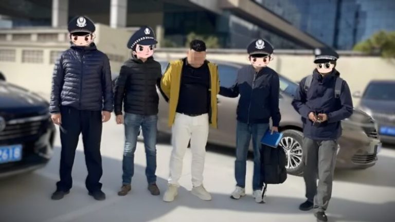 Polícia chinesa desmantela rede criminosa que usava IA para difamar montadoras