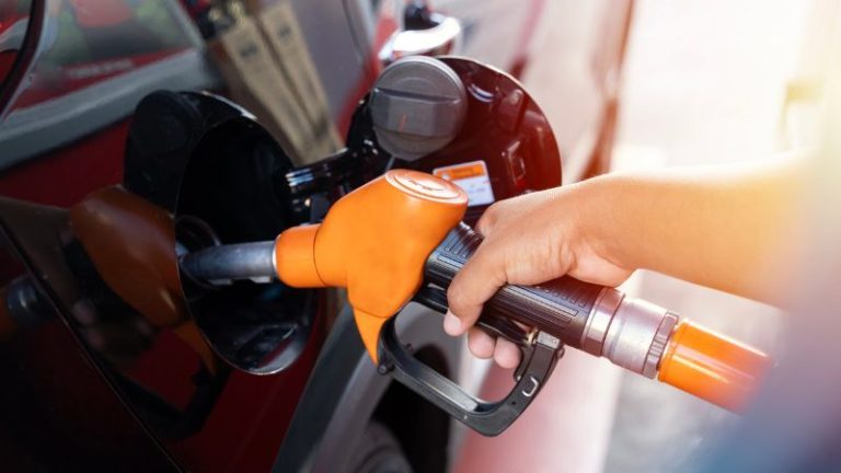 Nova gasolina E30 promete mais potência e eficiência nos carros brasileiros