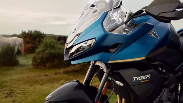 Triumph lança Tiger Sport 800 Tour 2026: versão touring já equipada de fábrica