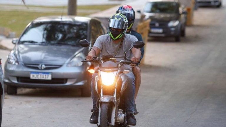 Uber e 99 recuam e cancelam retorno das motos em São Paulo após sanção de lei rígida