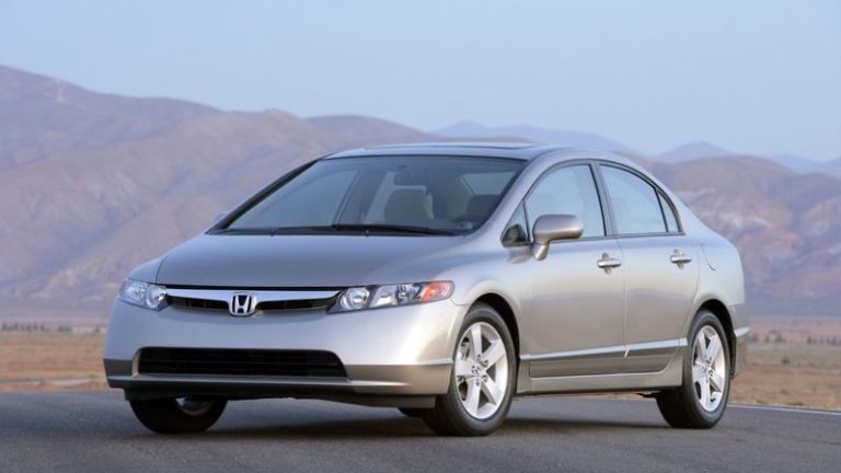 Três carros “imortais” que não pagam IPVA em 2026 e seguem como boas opções