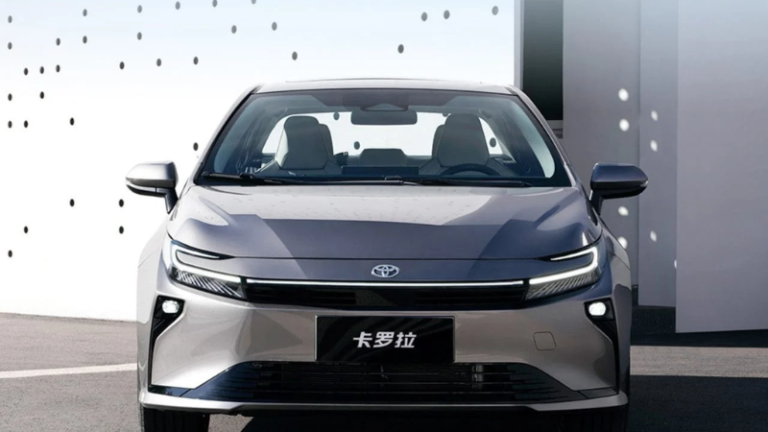 Toyota Corolla 2026: visual futurista, motor híbrido mais potente e interior tecnológico