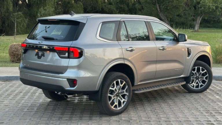 Ford Everest é confirmado para o Brasil e promete rivalizar com Toyota SW4
