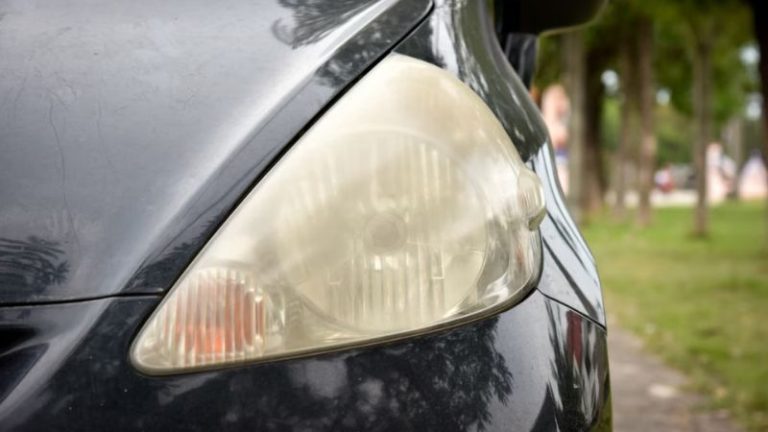 Como recuperar faróis amarelados e garantir segurança na estrada