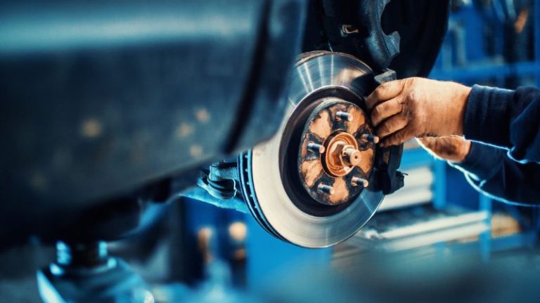 Oficina: quando o pedal do freio treme, o que isso realmente significa