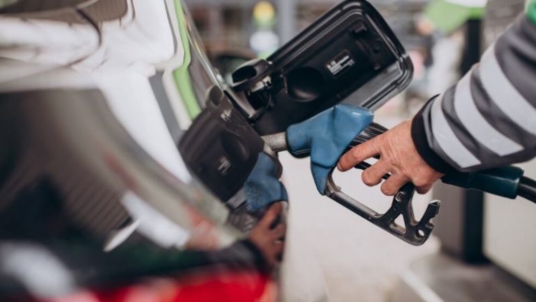 Hábito comum entre motoristas pode comprometer o motor e aumentar gastos