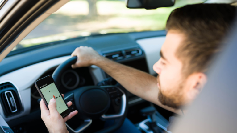 Uber redefine critérios e exclui modelos das categorias Comfort e Black em 2026