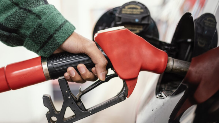 Venezuela mantém gasolina a R$ 0,19 em 2026, a mais barata do mundo