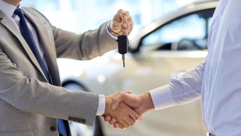 Inteligência artificial já influencia compra de carros: 26% dos motoristas delegam decisão ao algoritmo