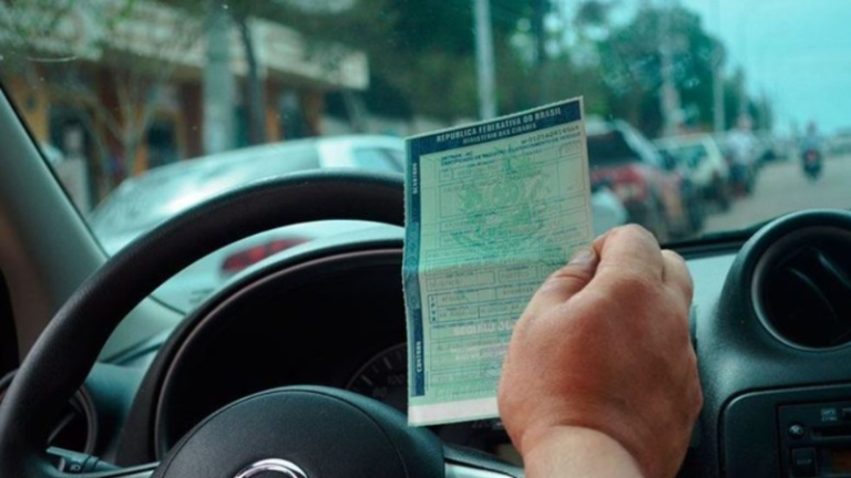 IPVA grátis para idosos não é automático e boatos confundem motoristas