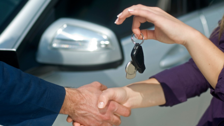 Isenção do IPVA na compra de carro novo exige atenção ao custo-benefício