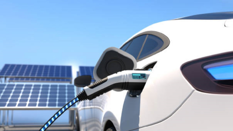 Uber lança viagens em carros elétricos no Brasil