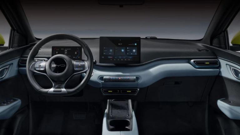 BYD Dolphin Mini expõe diferença de preço e agita mercado de elétricos no Brasil