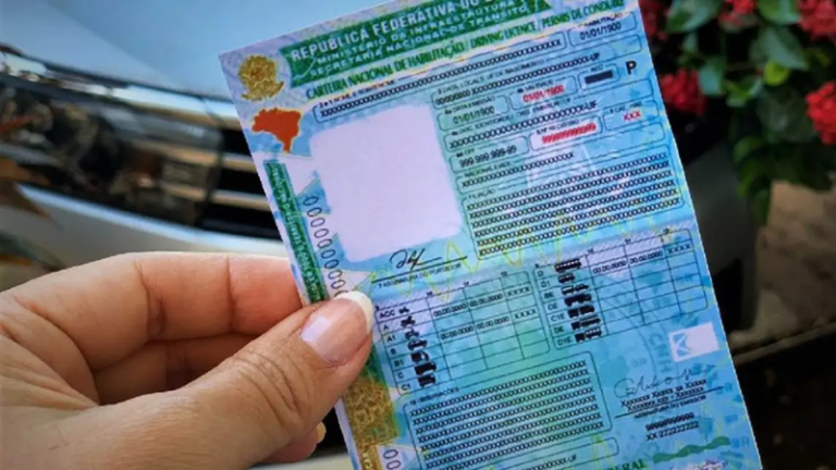 Jovens de 2008 já podem iniciar processo da CNH direto pelo celular