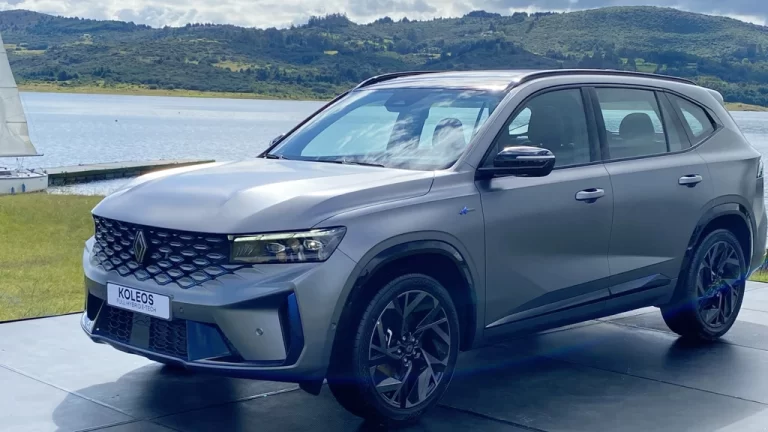 Renault aposta em estratégia de valor e lança SUV híbrido premium no Brasil