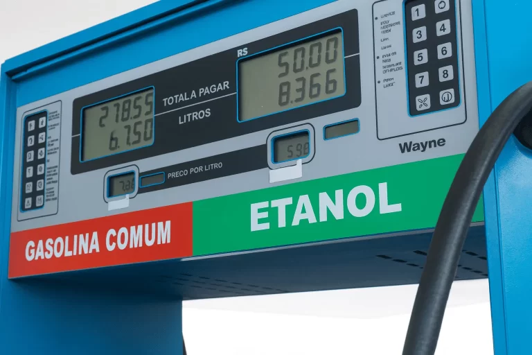 Etanol ou gasolina? Regra dos 70% perde precisão e pode gerar prejuízo ao motorista