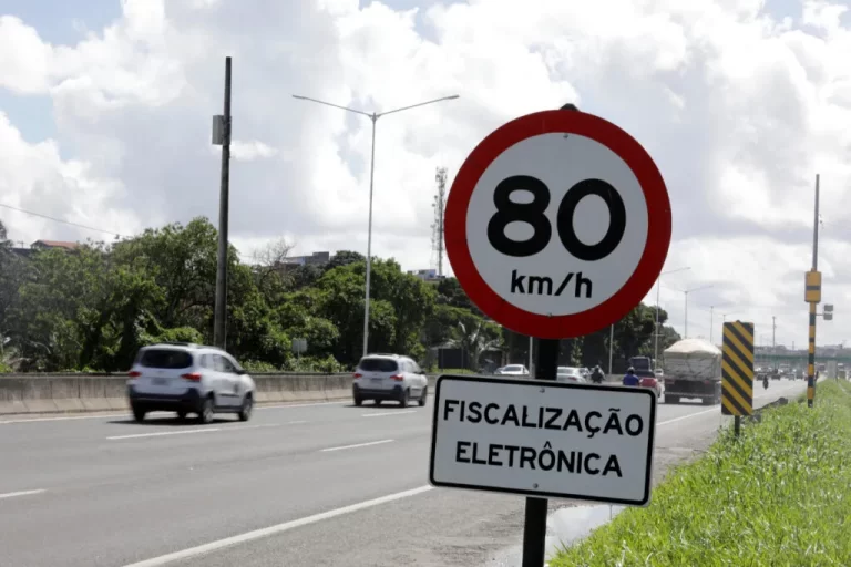 Projeto quer permitir multa por radar apenas acima de 20% do limite de velocidade