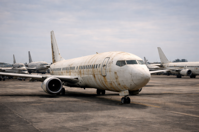 Aviões antigos no aeroporto