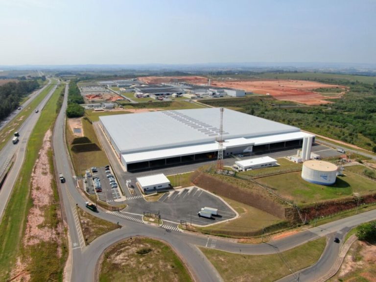 Toyota investe no Brasil e inaugura centro de montagem de baterias em Sorocaba