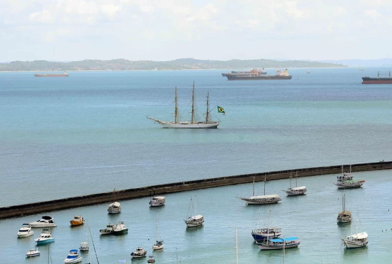 Prefeitura de Salvador estuda ligação marítima entre Barra e Subúrbio para reduzir trânsito