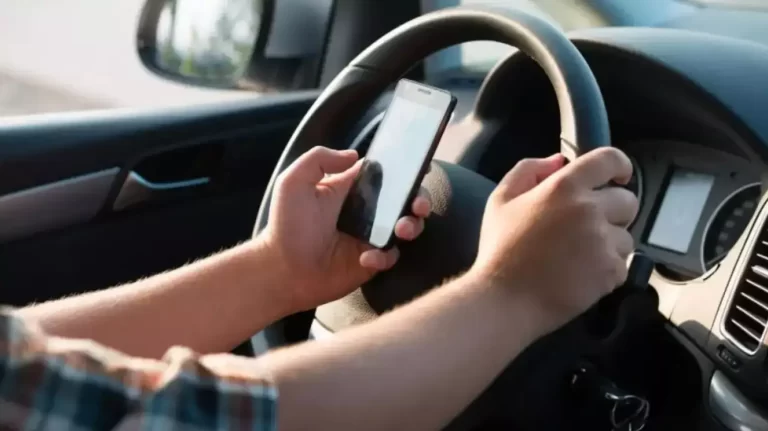 Uso de celular ao volante dispara e ultrapassa 120 mil multas em São Paulo