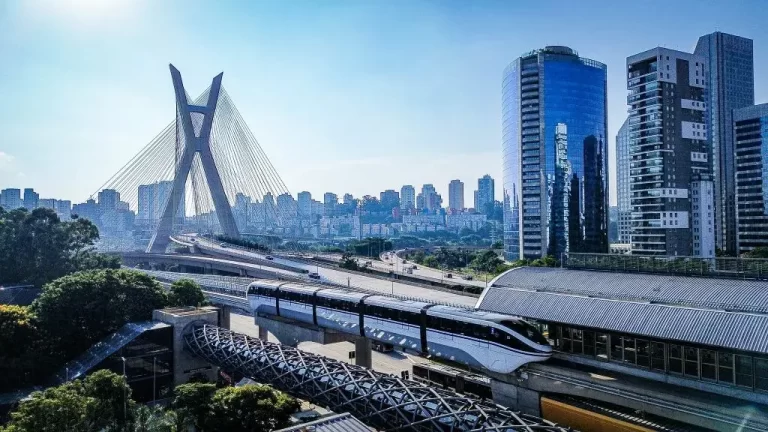 Linha 17-Ouro do Metrô de São Paulo inicia operação com expectativa de 100 mil passageiros