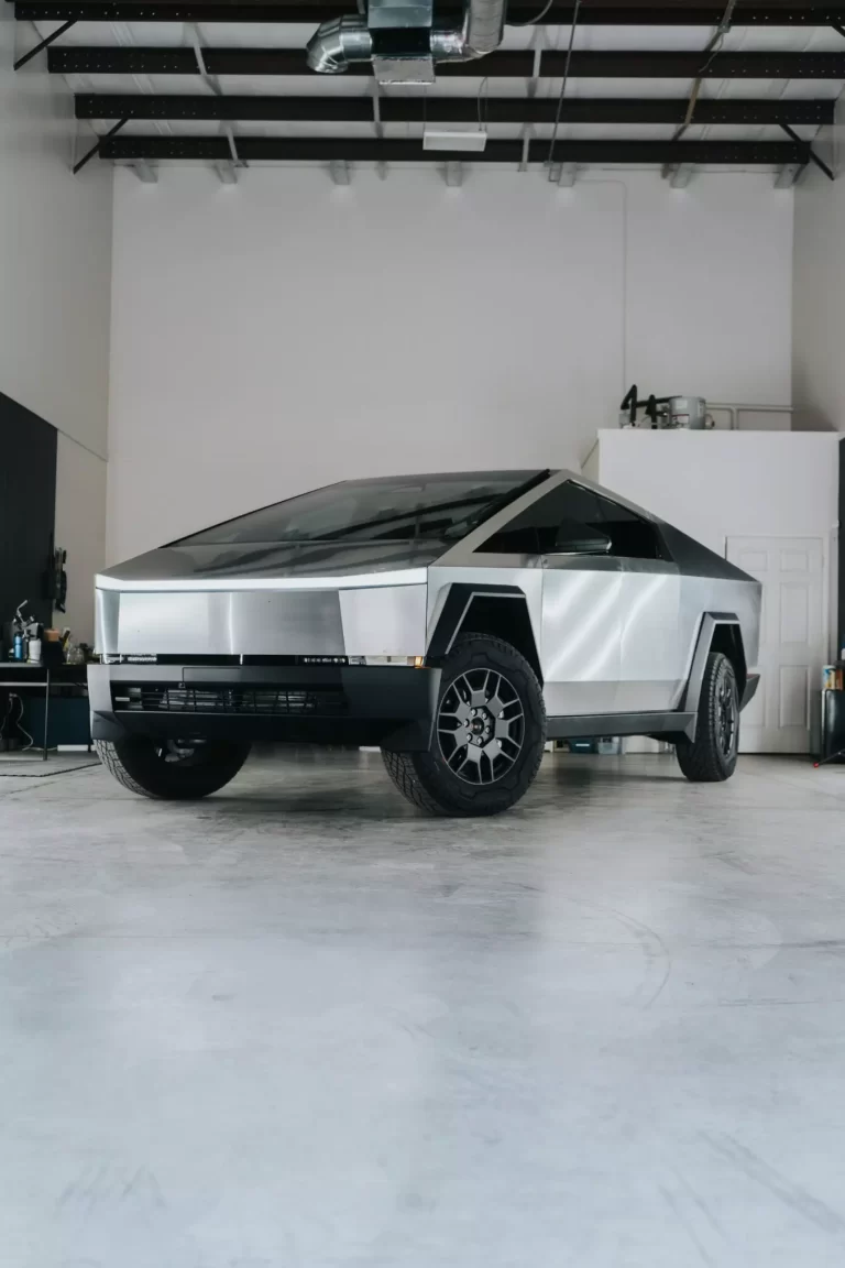 Tesla Cybertruck enfrenta novo recall nos EUA; rodas podem “soltar” repentinamente