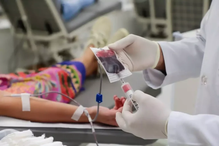 Propostas legislativas no Brasil avaliam conversão de penalidades de trânsito em doação de sangue