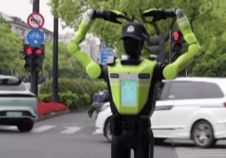 Robôs já controlam o trânsito na China