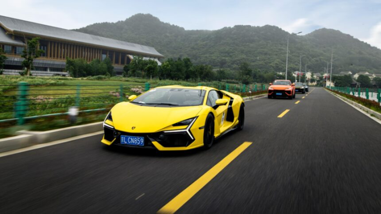 CEO da Lamborghini adia chegada de supercarro 100% elétrico