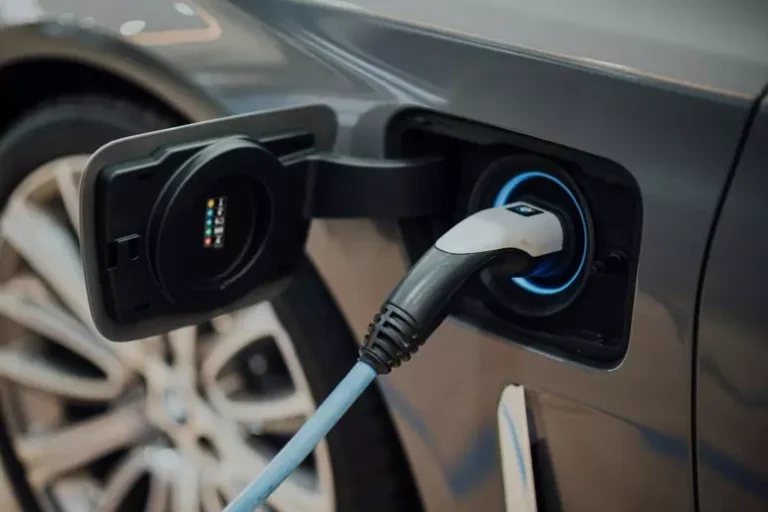 China aperta fiscalização para evitar reciclagem ilegal de baterias de carros elétricos