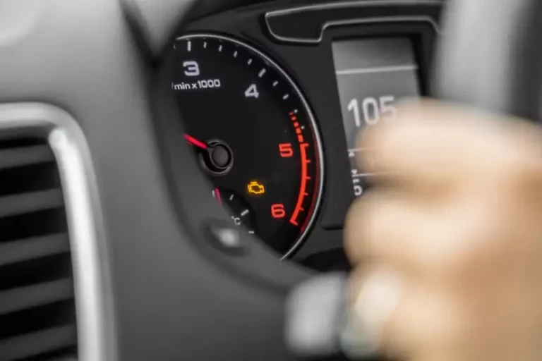 Luzes do painel do carro: decifre o significado dos alertas do veículo