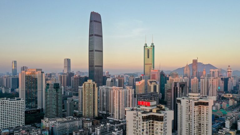 Brasil busca modelo de Shenzhen para acelerar revolução dos ônibus elétricos e modernizar transporte público