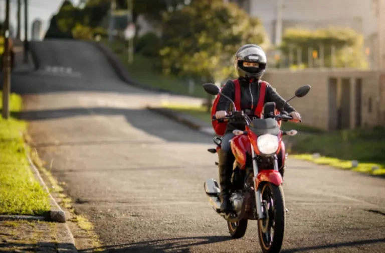 CNT reage contra flexibilização das regras para motofretistas