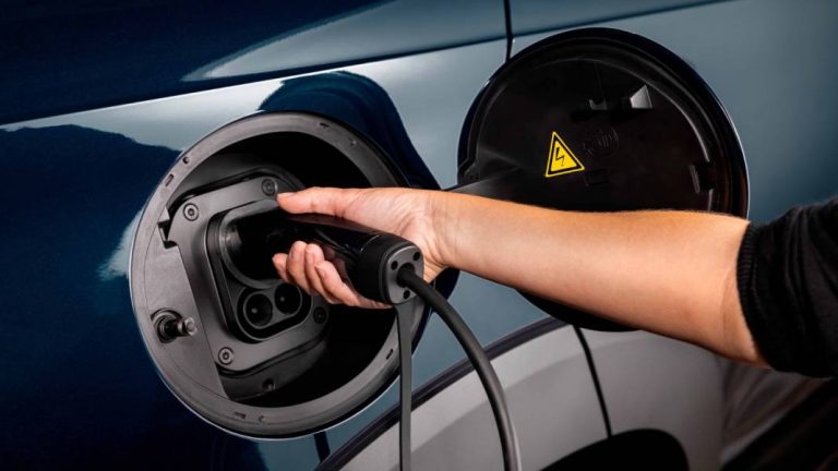 Planejamento e recarga são aliados para viajar com carro elétrico nas férias de julho