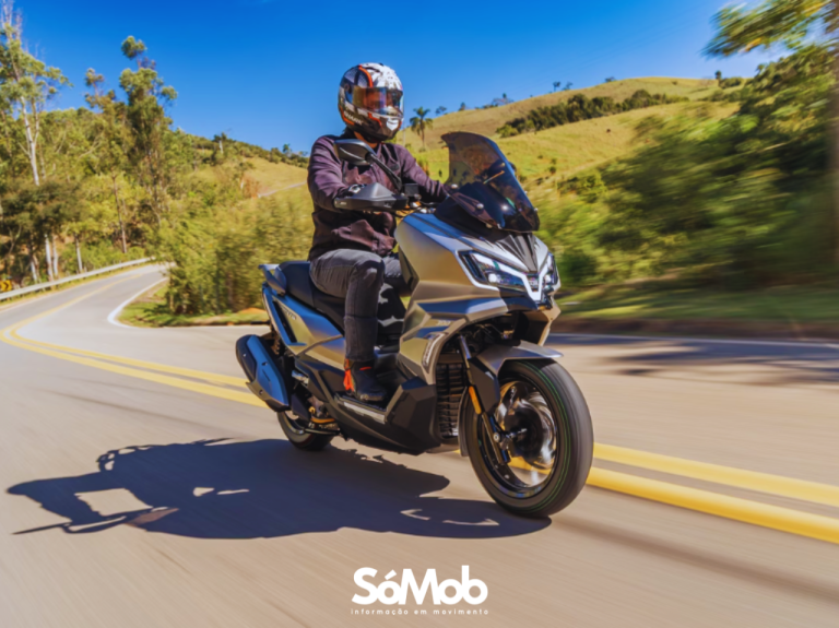 Dafra lança SYM ADXTG 300 com preço competitivo e foco em uso urbano e viagens