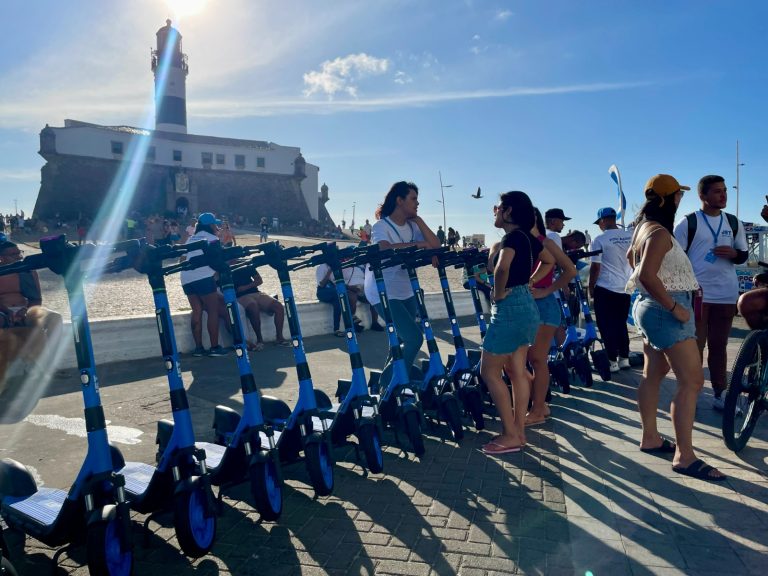 Patinetes elétricos em Salvador completam um ano com mais de 584 mil viagens realizadas