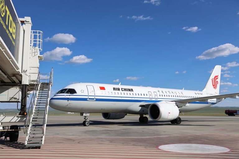 C919: avião chinês que desafia Airbus e Boeing estreia primeira rota internacional