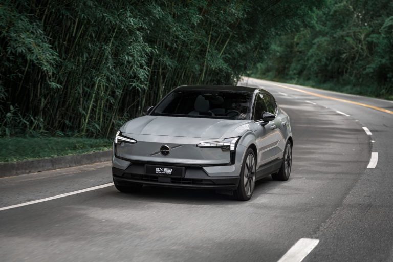 Volvo EX30 desvaloriza menos que BYD Seal e se destaca em estudo sobre revenda de elétricos