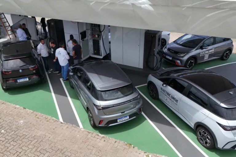 Brasil chega a 25,4 mil carregadores elétricos
