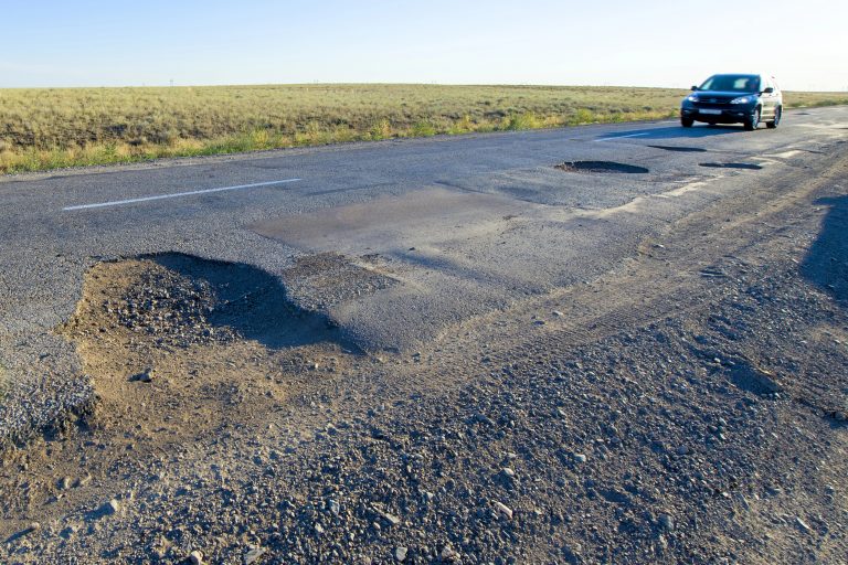 Poder público deverá pagar por danos e acidentes causados em rodovias sem manutenção