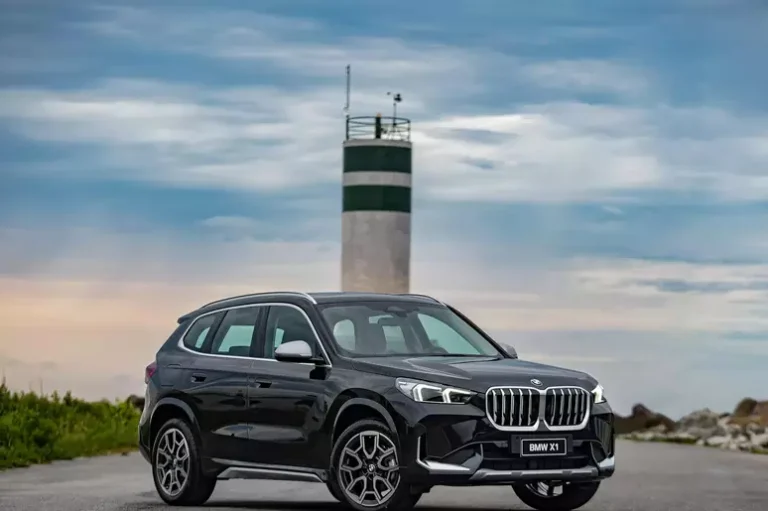 SUVs de luxo perdem espaço nos EUA; parte dos compradores migra para marcas populares