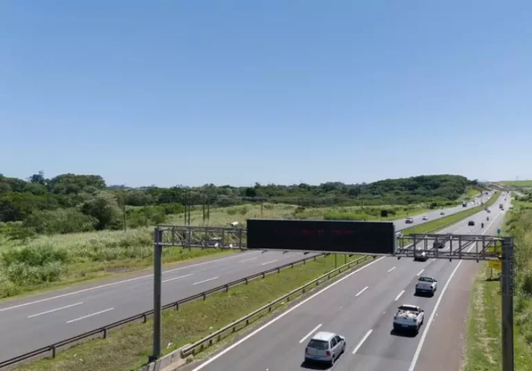 Câmeras com inteligência artificial começam a reduzir infrações nas rodovias
