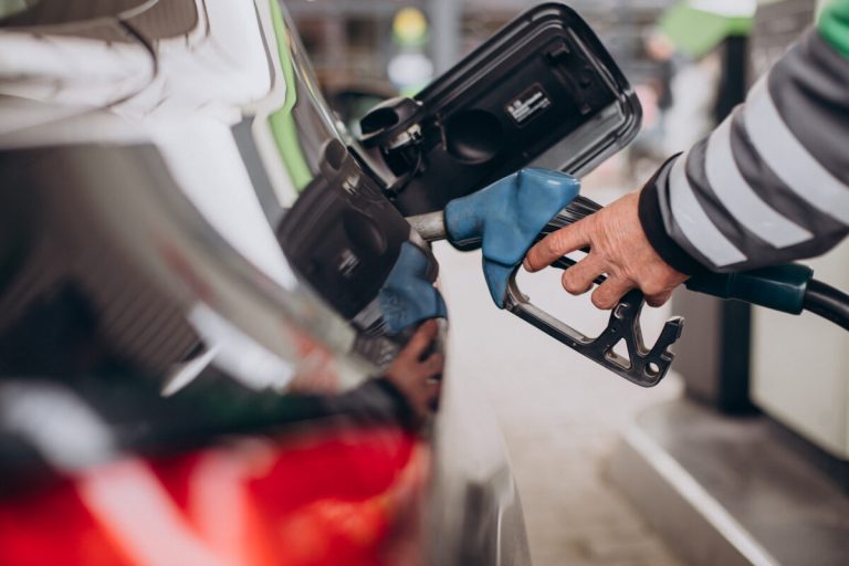 Gasolina dispara 4,98% em Belo Horizonte e chega a R$ 6,32; alta é 33 vezes maior que a média nacional
