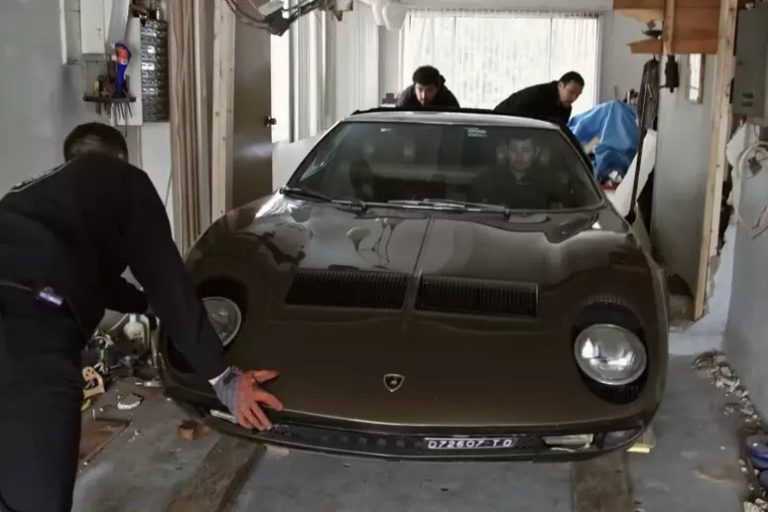 Lamborghini Miura comprada por US$ 10 mil ficou 40 anos na sala de estar e foi vendida por mais de US$ 2 milhões