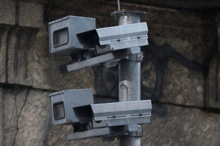 Câmera com inteligência artificial começa a fiscalizar motoristas na Raposo Tavares