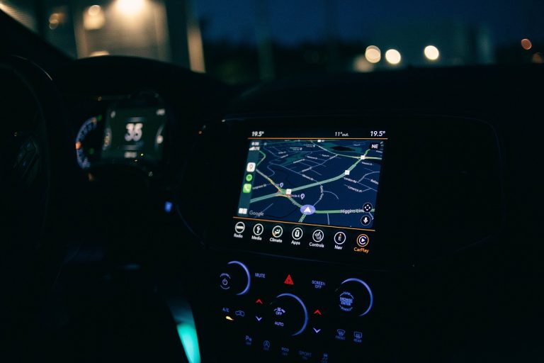 Por que o GPS de carro não funciona da mesma forma para caminhões?