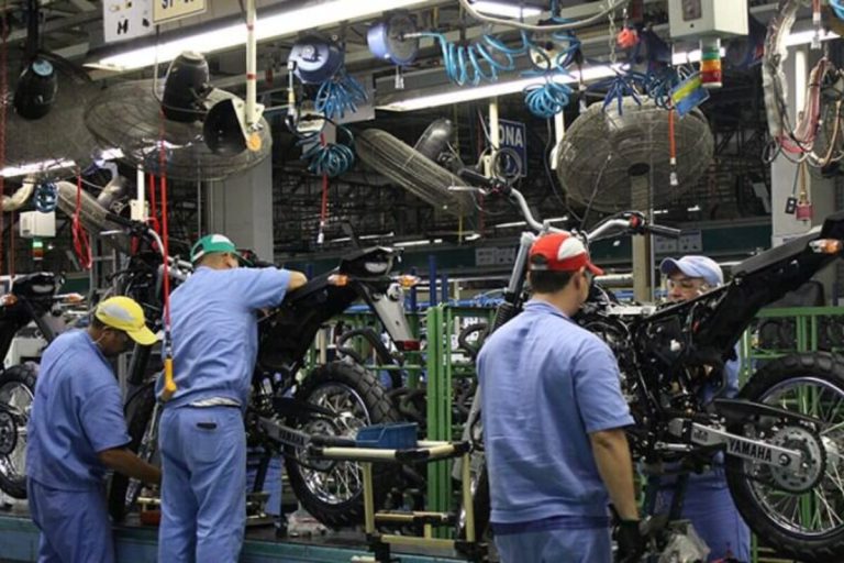 Brasil registra recorde de emplacamentos de motos e Abraciclo eleva previsão para 2,35 milhões em 2026